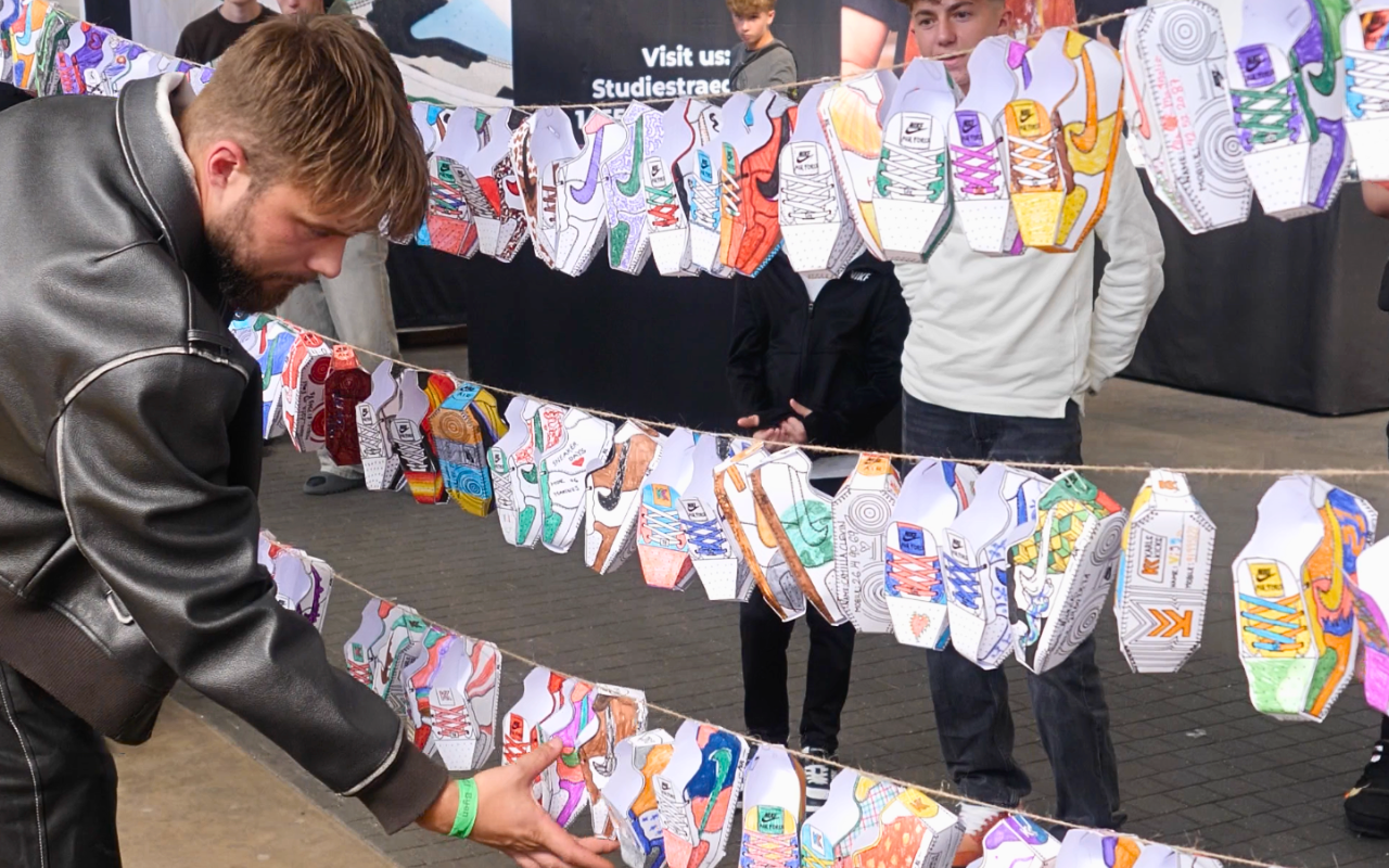 3D paper sneakers for the creative