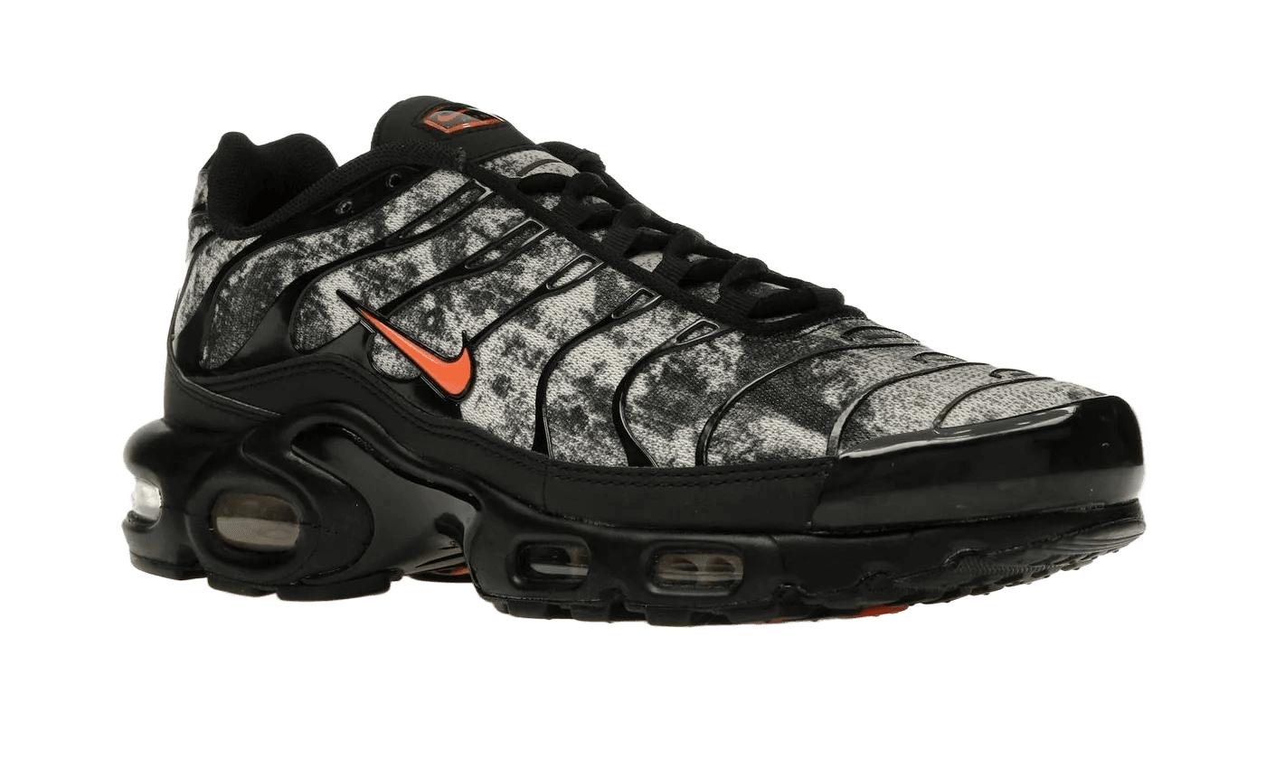 Air Max Plus Camo Black Safety Orange - FV6913-001